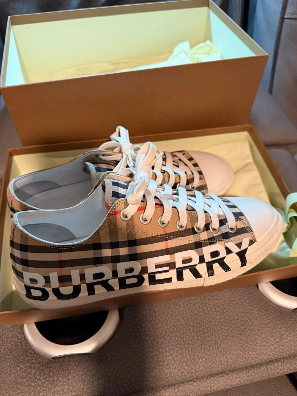 Burberry Beige Vintage Check Low-Top Sneakers with White Accents - Picture 6 of 6